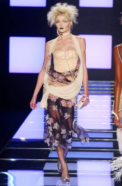 Look 32